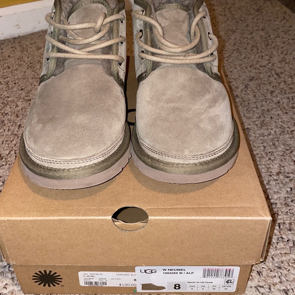 Ugg Neumel great condition worn few times
